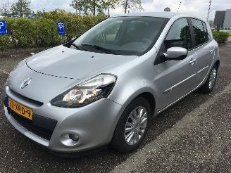 Schade motor Renault Clio 1.2 tce 5drs 2012/3